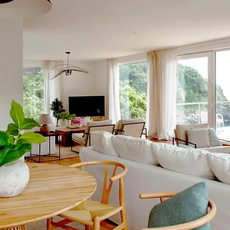 Wishome - Exclusiva Con Piscina Al Borde Del Mar Con Vistas De Pelicula Pechon