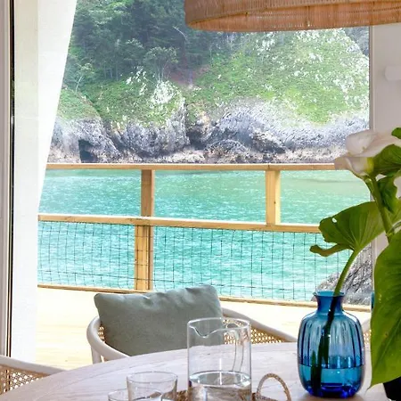 Villa Wishome - Exclusiva Con Piscina Al Borde Del Mar Con Vistas De Pelicula Pechon