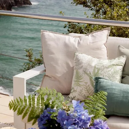 Villa Wishome - Exclusiva Con Piscina Al Borde Del Mar Con Vistas De Pelicula Pechon