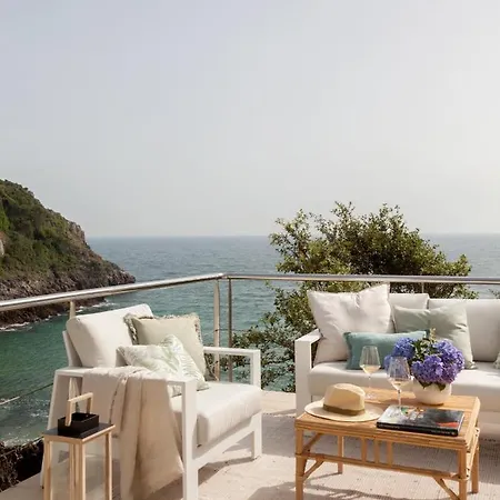Wishome- Imponente Villa Sobre El Mar Con Piscina Climatizada