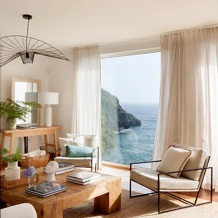Villa Wishome- Imponente Villa Sobre El Mar Con Piscina Climatizada