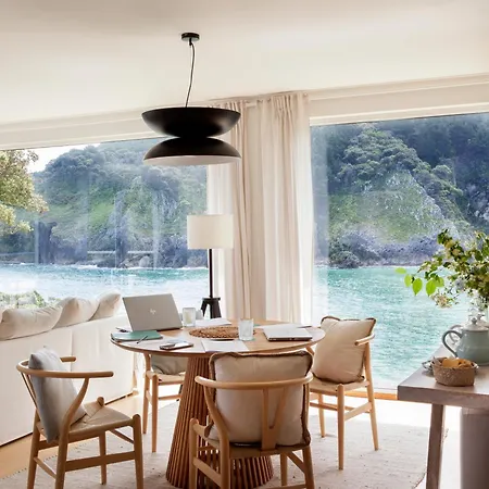 Wishome- Imponente Villa Sobre El Mar Con Piscina Climatizada * Pechón