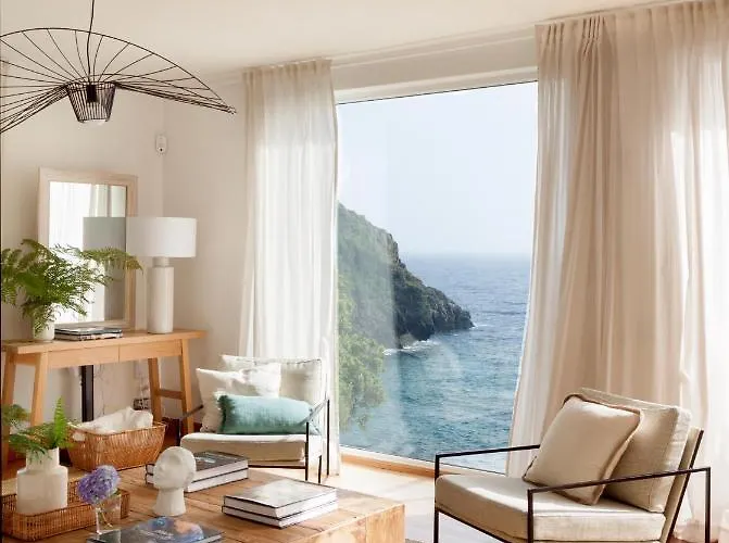 Villa Wishome- Villa De Pelicula Sobre El Mar, Con Piscina Climatizada Privada